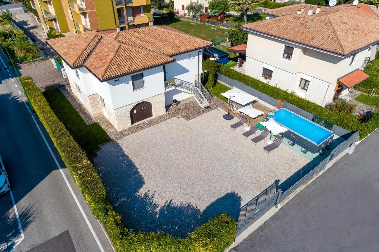 Villa Azdora Peschiera del Garda Bagian luar foto
